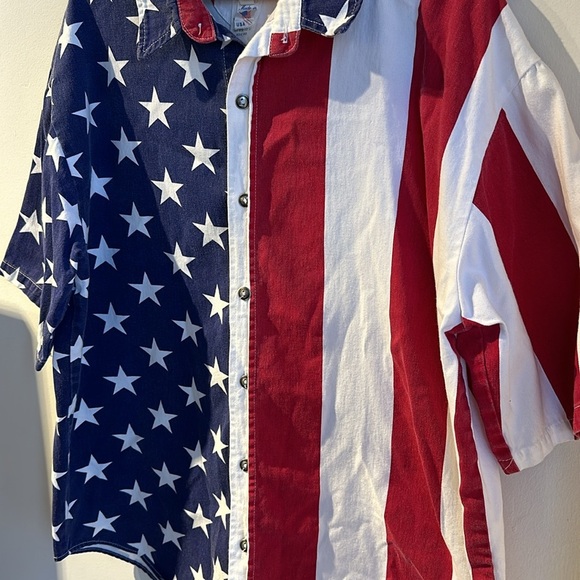 Vintage American Flag Button Up Shirt 1993 - Picture 2 of 4
